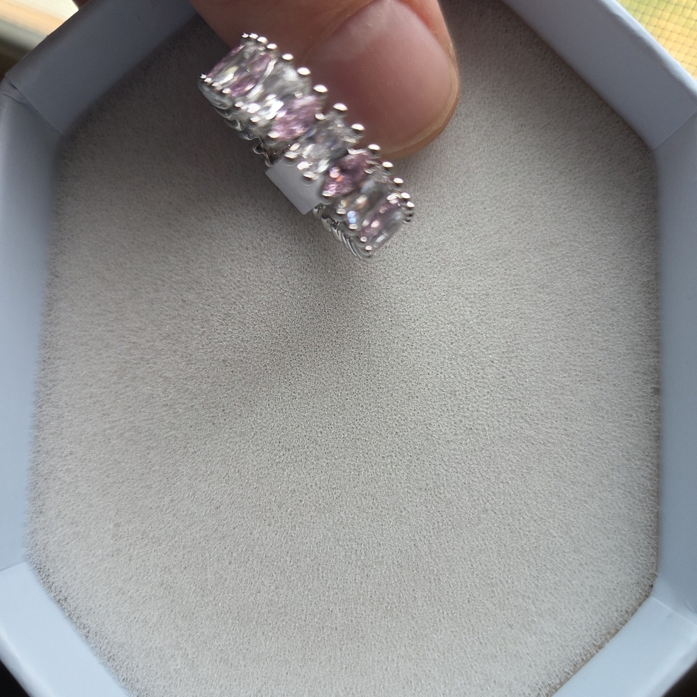 BP Silver and Pink Ring with Elegant Design